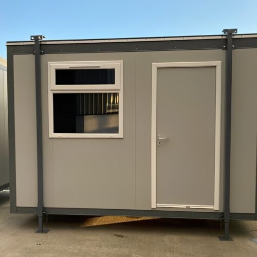 12ft x 10ft Jackleg Cabin (Plastisol) – Portable Site Office